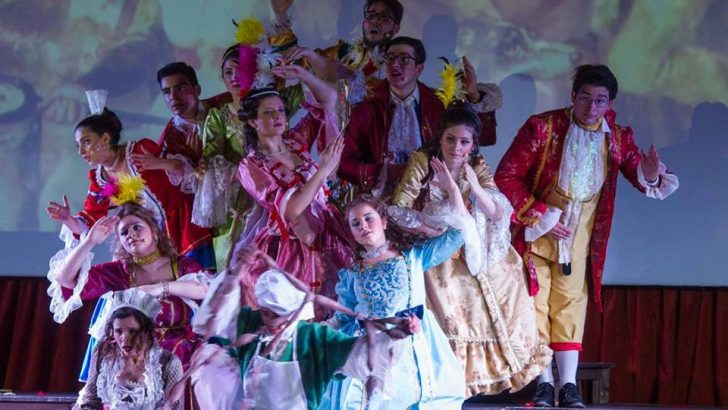 Al castello mediceo Ottaviano va in scena “Le felicissime peripezie amorose di Pullecenella Citrullo” – accademia vesuviana del teatro