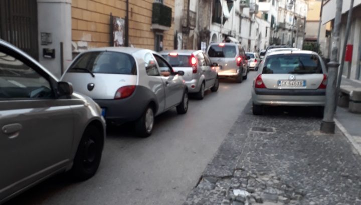 Caos nel centro storico: rimandato il nuovo dispositivo di traffico