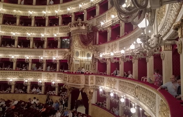 Sold-out al teatro San Carlo di Napoli per La Traviata di Giuseppe Verdi